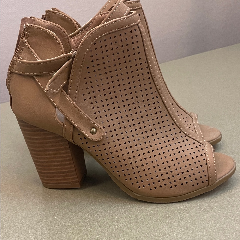 Peep-Toe Heel Booties in Nude size 7